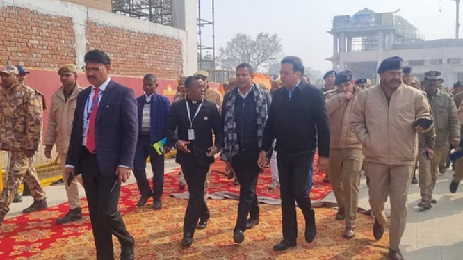 सीएम योगी के निर्देश पर अयोध्या पहुंचे प्रमुख सचिव,जाने पूरा मामला