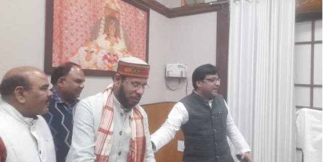 राज्यसभा चुनाव की वोटिंग के बीच मुख्यमंत्री योगी से मिले सपा के पांच विधायक