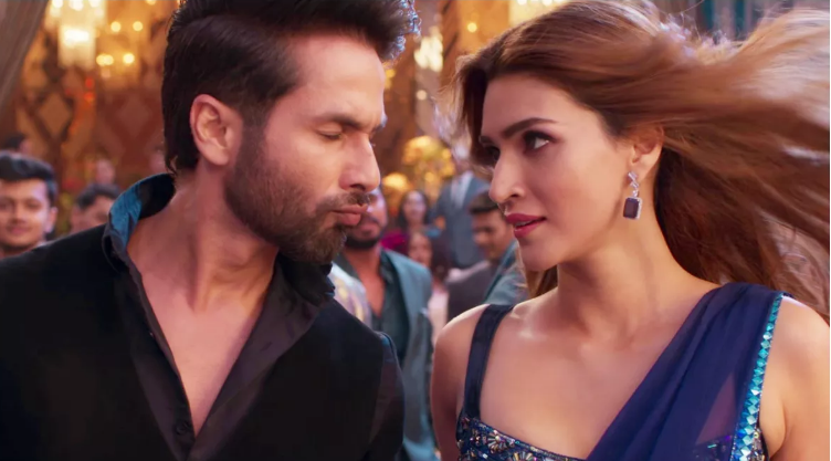 बॉक्स ऑफिस पर शाहिद-कृति की फिल्म ने जमाई जड़े