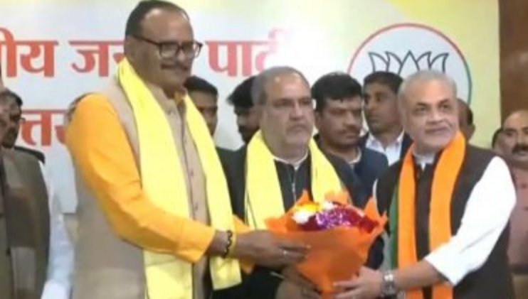 कांग्रेस को बड़ा झटका, विभाकर शास्त्री ने दिया इस्तीफा कांग्रेस को बड़ा झटका, विभाकर शास्त्री ने दिया इस्तीफा