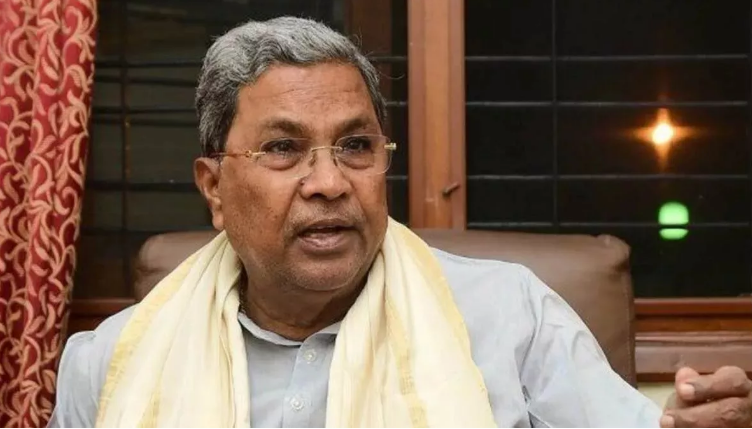 कर्नाटक के CM सिद्धारमैया को बड़ी राहत, SC ने निचली अदालत में पेश होने पर लगाई रोक कर्नाटक के CM सिद्धारमैया को बड़ी राहत, SC ने निचली अदालत में पेश होने पर लगाई रोक