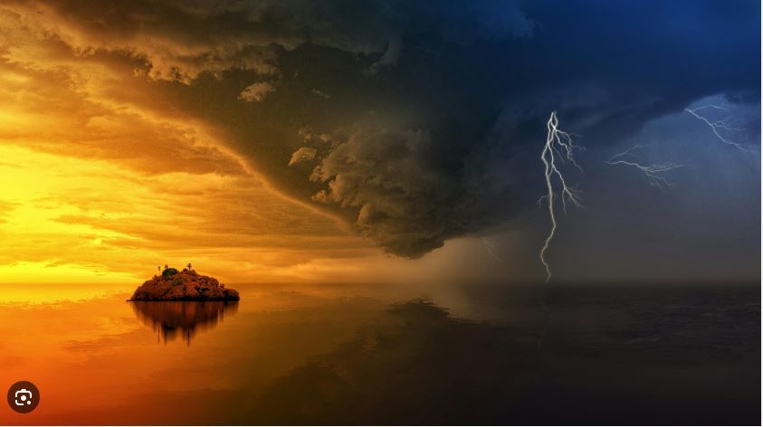 पहाड़ों पर बर्फबारी, दिल्ली-NCR में दो दिन बाद बारिश का अलर्ट