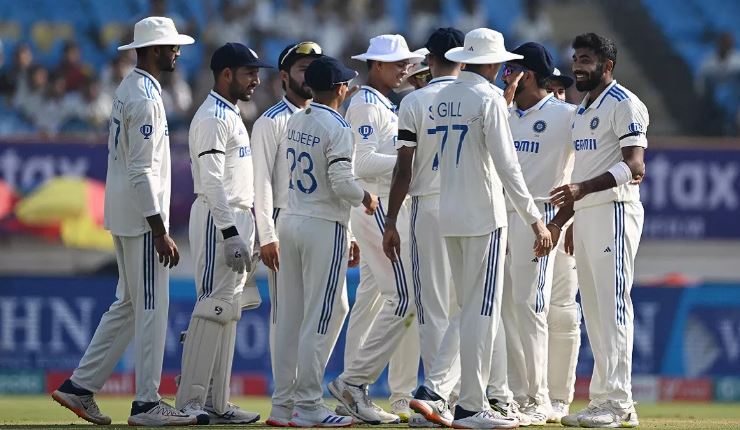 IND vs ENG : भारतीय खिलाड़ियों ने तीसरे दिन हाथ में क्यों बांधी काली पट्टी? IND vs ENG : भारतीय खिलाड़ियों ने तीसरे दिन हाथ में क्यों बांधी काली पट्टी?