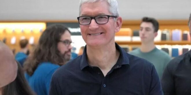 iPhones में AI फीचर्स को लेकर Apple के CEO Tim Cook ने दिया ये जवाब