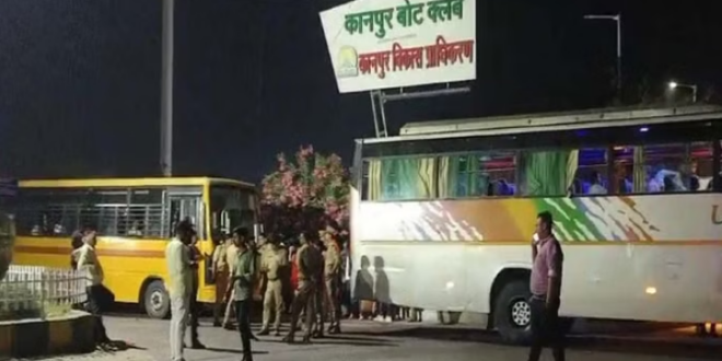 कानपुर: बजरंग दल व पुलिस ने उन्नाव की तरफ जा रही दो बसें रोकीं
