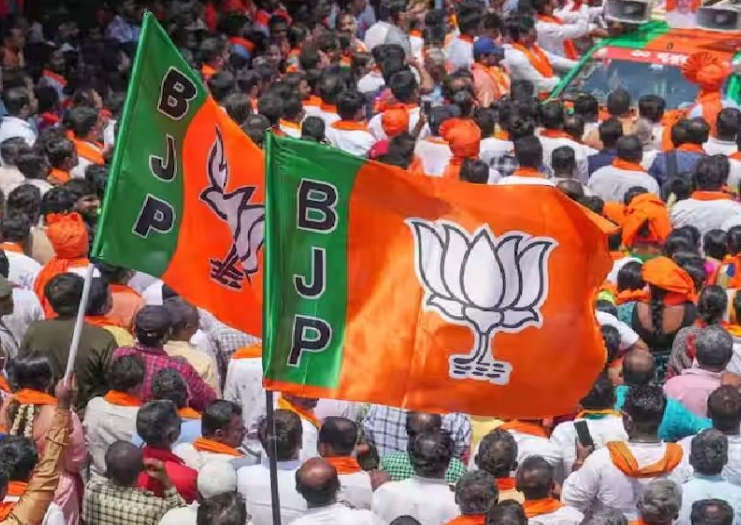 यूपी: ब्राह्मण चेहरों को रायबरेली से उतार सकती है भाजपा यूपी: ब्राह्मण चेहरों को रायबरेली से उतार सकती है भाजपा