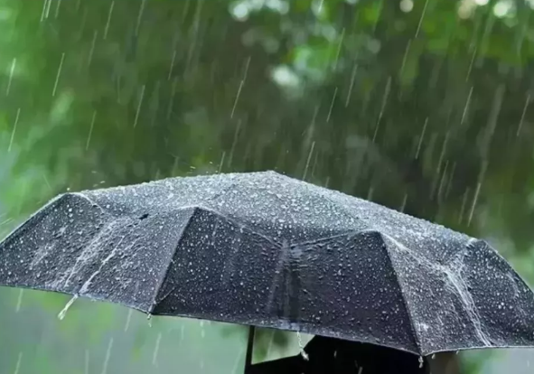 मार्च की बारिश ने बदला दिल्लीवासियों का मूड, झमाझम वर्षा के साथ इन राज्यों में आज होगी बर्फबारी