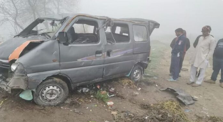 बुलंदशहर में बारातियों से भरी कार नहर में डूबी! बुलंदशहर में बारातियों से भरी कार नहर में डूबी!