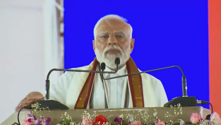 पीएम मोदी ने तेलंगाना में किया 56 हजार करोड़ रुपये किया विकास परियोजनाओं का लोकार्पण