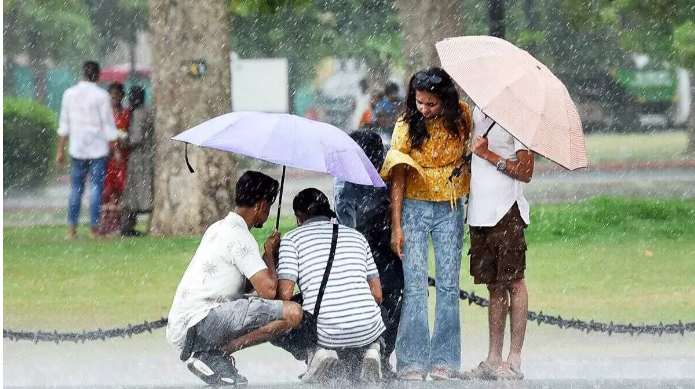 उत्तर भारत में ठंड ने मारा यू-टर्न, इन दो राज्यों में आज होगी झमाझम बारिश