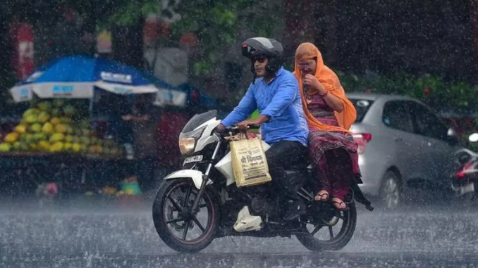 फिर पलटी मारेगा मौसम! पहाड़ों पर बर्फबारी तो इन राज्यों में जारी हुआ बारिश का अलर्ट फिर पलटी मारेगा मौसम! पहाड़ों पर बर्फबारी तो इन राज्यों में जारी हुआ बारिश का अलर्ट