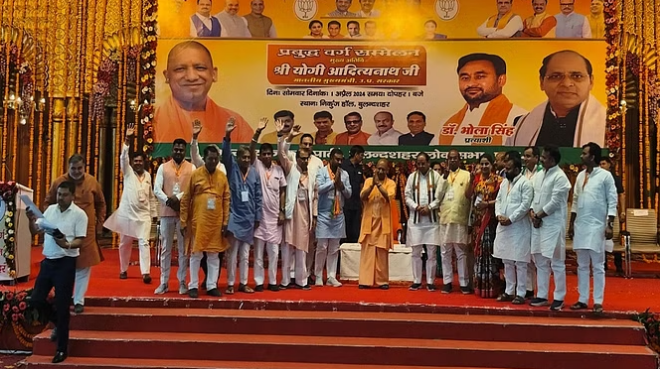 प्रबुद्ध वर्ग सम्मेलन में बोले सीएम योगी, दंगा युक्त नहीं अब रोजगार देने वाला प्रदेश है! प्रबुद्ध वर्ग सम्मेलन में बोले सीएम योगी, दंगा युक्त नहीं अब रोजगार देने वाला प्रदेश है!