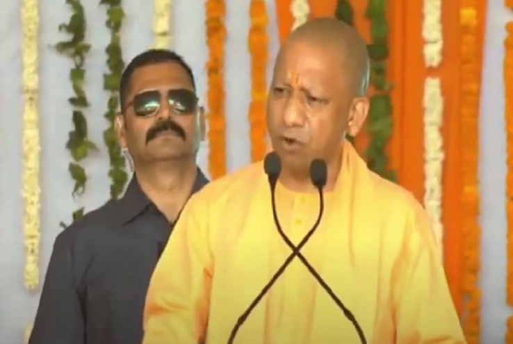 प्रबुद्ध वर्ग सम्मेलन को सीएम योगी ने किया संबोधित प्रबुद्ध वर्ग सम्मेलन को सीएम योगी ने किया संबोधित