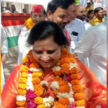 यूपी: सपा ने मेरठ सीट पर अब सुनीता वर्मा को दिया मौका