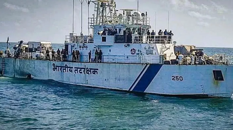 भारतीय तटरक्षक बल ने 27 बांग्लादेशी मछुआरों को किया रेस्क्यू