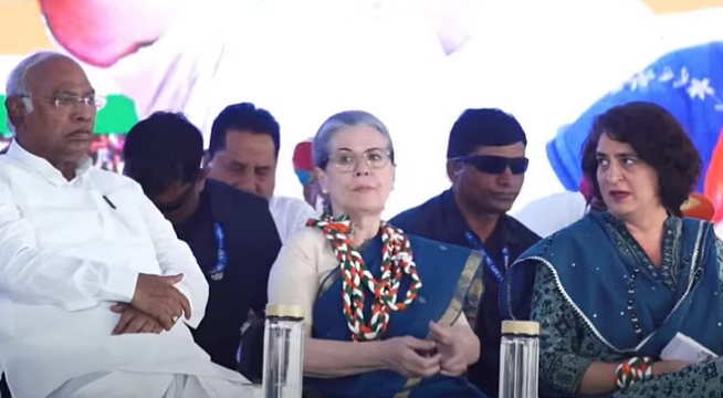 यूपी: कांग्रेस ने 17 सीटें जीतने के लिए बनाया खास प्लान यूपी: कांग्रेस ने 17 सीटें जीतने के लिए बनाया खास प्लान