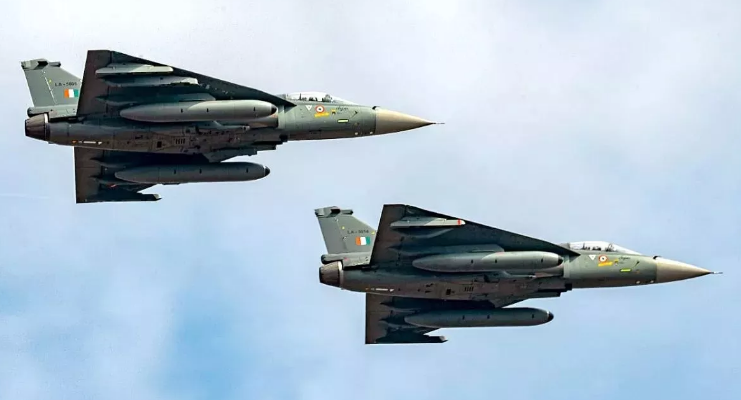 दुश्मनों की नींद उड़ा देगा रक्षा मंत्रालय का यह फैसला, IAF को मिलेंगे 97 नए लड़ाकू विमान दुश्मनों की नींद उड़ा देगा रक्षा मंत्रालय का यह फैसला, IAF को मिलेंगे 97 नए लड़ाकू विमान