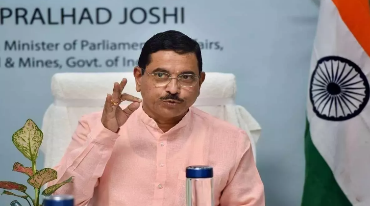 केंद्रीय मंत्री प्रह्लाद जोशी और बोम्मई ने दाखिल किया नामांकन केंद्रीय मंत्री प्रह्लाद जोशी और बोम्मई ने दाखिल किया नामांकन