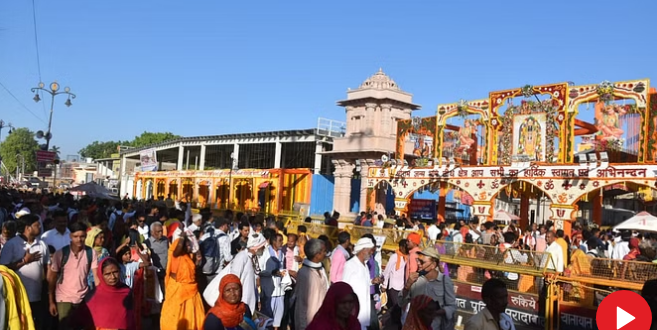 रामनवमी: राम जन्मोत्सव का गवाह बनने रामनगरी में उमड़े लाखों भक्त