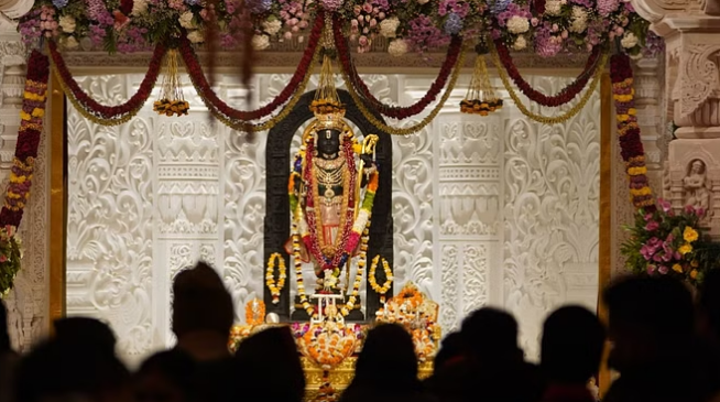 राममंदिर: आज से फिर शुरू हो जाएंगे वीआईपी दर्शन राममंदिर: आज से फिर शुरू हो जाएंगे वीआईपी दर्शन