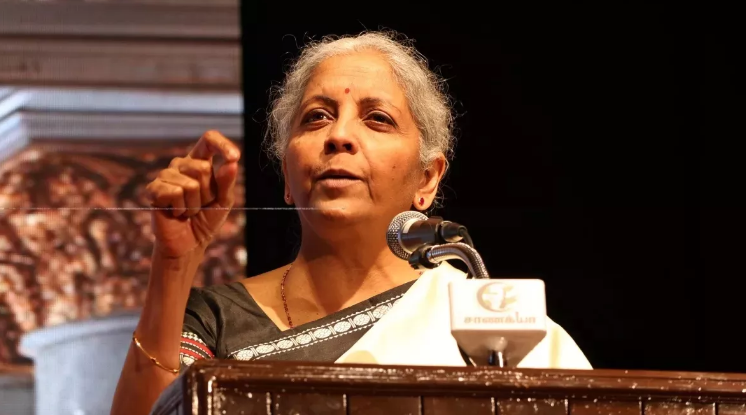चुनावी बॉन्ड पर छिड़े विवाद के बीच वित्त मंत्री ने किया साफ… चुनावी बॉन्ड पर छिड़े विवाद के बीच वित्त मंत्री ने किया साफ…