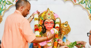 हनुमान जयंती पर गोरखनाथ मंदिर में CM योगी ने किया दर्शन