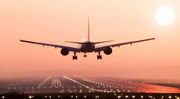 मौसम बिगड़ने से दिल्ली एयरपोर्ट पर 15 उड़ानें डायवर्ट मौसम बिगड़ने से दिल्ली एयरपोर्ट पर 15 उड़ानें डायवर्ट