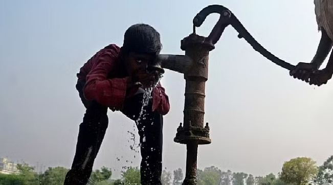 कानपुर: जहां जलकल की सप्लाई नहीं, वहां सबसे ज्यादा लुढ़का भूगर्भ जल