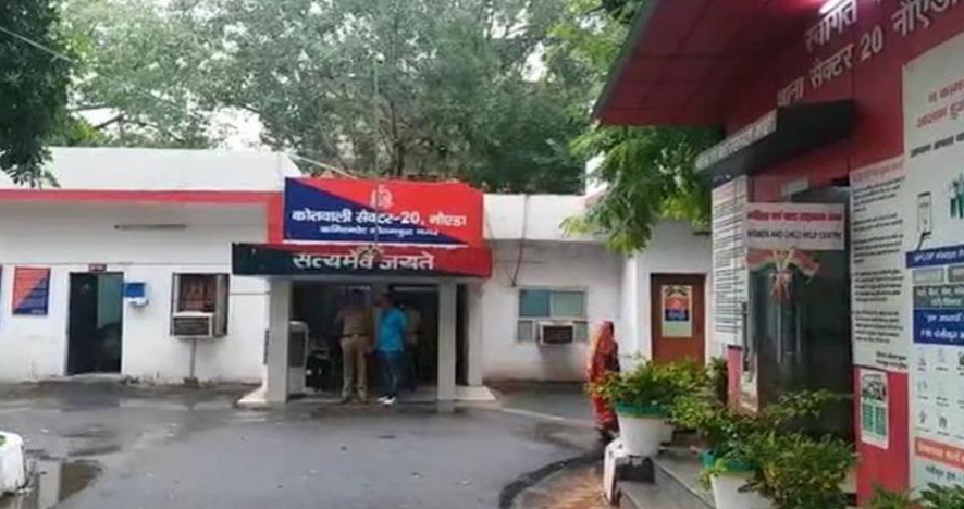 नोएडा: घर में सीवर साफ करने के दौरान दो मजदूरों की मौत,पढ़े पूरी खबर नोएडा: घर में सीवर साफ करने के दौरान दो मजदूरों की मौत,पढ़े पूरी खबर