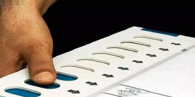 बरेली में ककराला के मतदान केंद्र पर 6 बार बदली गई EVM