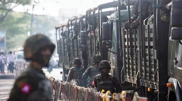 म्यांमार से 10 महिलाओं समेत 50 और लोग भागकर आए मिजोरम म्यांमार से 10 महिलाओं समेत 50 और लोग भागकर आए मिजोरम
