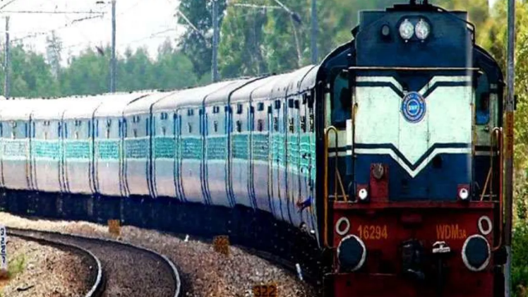 ‘वॉशरूम ब्रेक’ का अनुरोध करने के लिए वॉकी-टॉकी का इस्तेमाल शर्मनाक ‘वॉशरूम ब्रेक’ का अनुरोध करने के लिए वॉकी-टॉकी का इस्तेमाल शर्मनाक