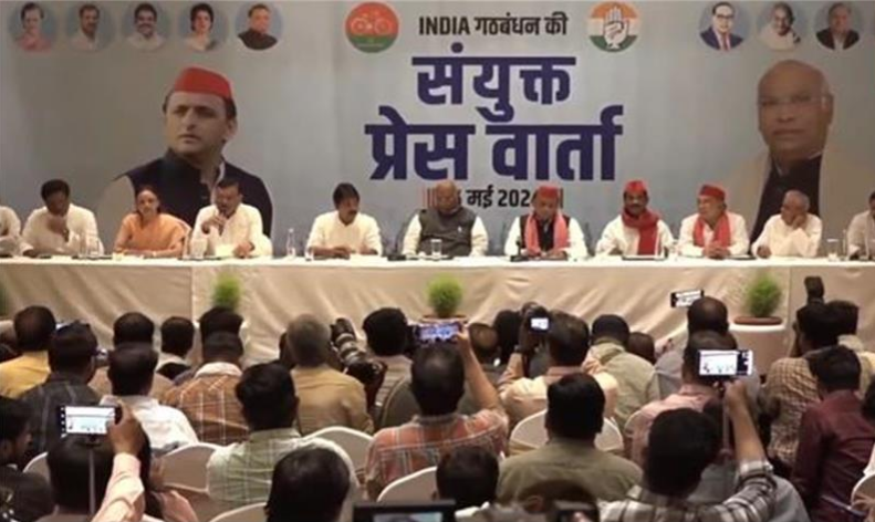 लखनऊ में अखिलेश के साथ संयुक्त प्रेस कॉन्फ्रेंस में खरगे का बड़ा दावा लखनऊ में अखिलेश के साथ संयुक्त प्रेस कॉन्फ्रेंस में खरगे का बड़ा दावा