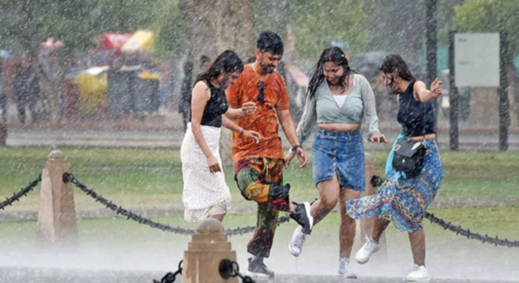 मौसम में बदलाव लाएगा तूफान ‘रेमल’, इन राज्यों में होगी झमाझम बारिश मौसम में बदलाव लाएगा तूफान ‘रेमल’, इन राज्यों में होगी झमाझम बारिश