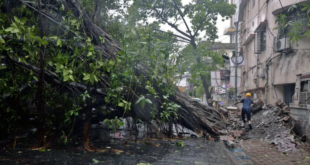 बंगाल और बांग्लादेश में चक्रवाती तूफान ‘रेमल’ से हजारों घर क्षतिग्रस्त