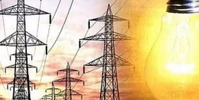 यूपी: मांग बढ़ने के बाद प्रदेश में गहराया बिजली संकट, तीन इकाइयों में उत्पादन हुआ ठप