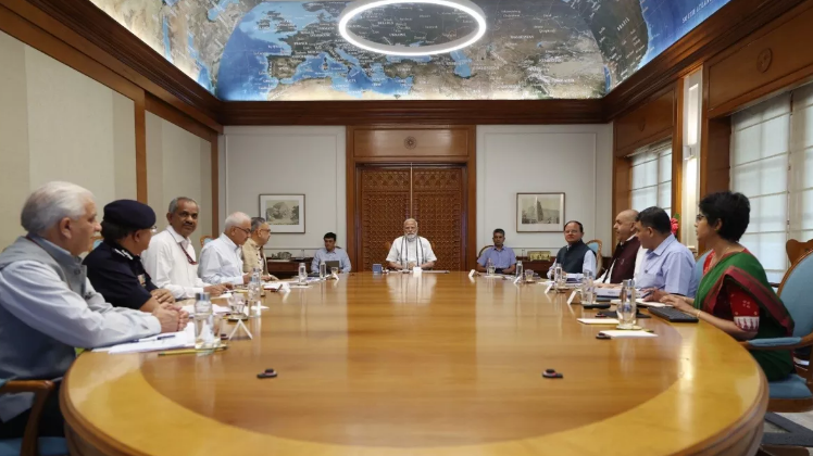वोटिंग खत्म होते ही एक्शन मोड में पीएम मोदी, चक्रवात रेमल को लेकर की बैठक वोटिंग खत्म होते ही एक्शन मोड में पीएम मोदी, चक्रवात रेमल को लेकर की बैठक