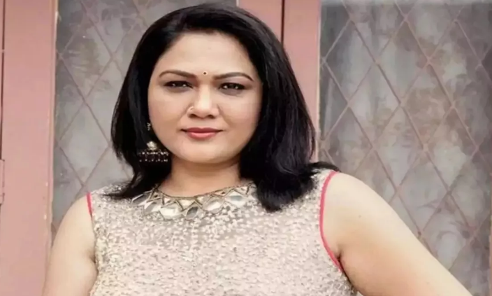 रेव पार्टी मामले में तेलुगु अभिनेत्री हेमा गिरफ्तार, पहचान छिपाने के लिए पहनी थी बुर्का रेव पार्टी मामले में तेलुगु अभिनेत्री हेमा गिरफ्तार, पहचान छिपाने के लिए पहनी थी बुर्का