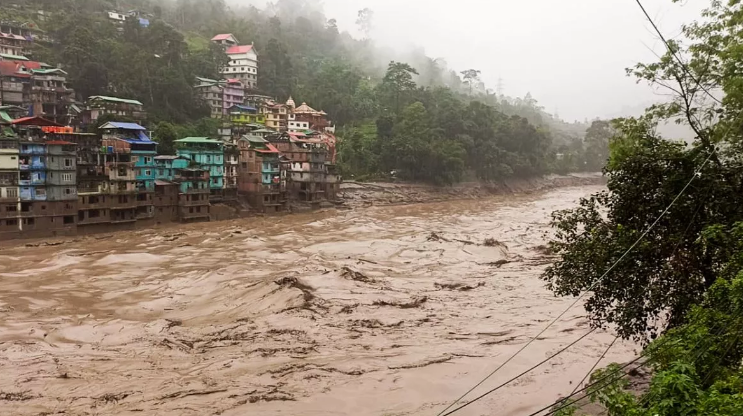 तीस्ता नदी के उफनते ही एक बार फिर खौफ के साए में सिक्किम! जलप्रलय से तीन की मौत